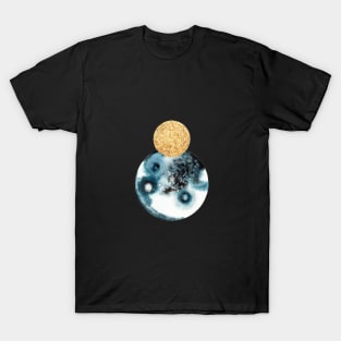 Abstract Overlapping Planet Moons in Black, Blue. and Gold T-Shirt